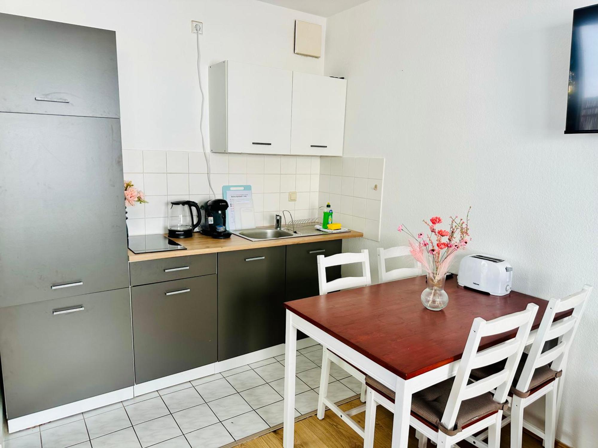 Studio Apartment In Stoetteritz With Balcony - Great Public Transport Links To The City Leipzig Exterior photo