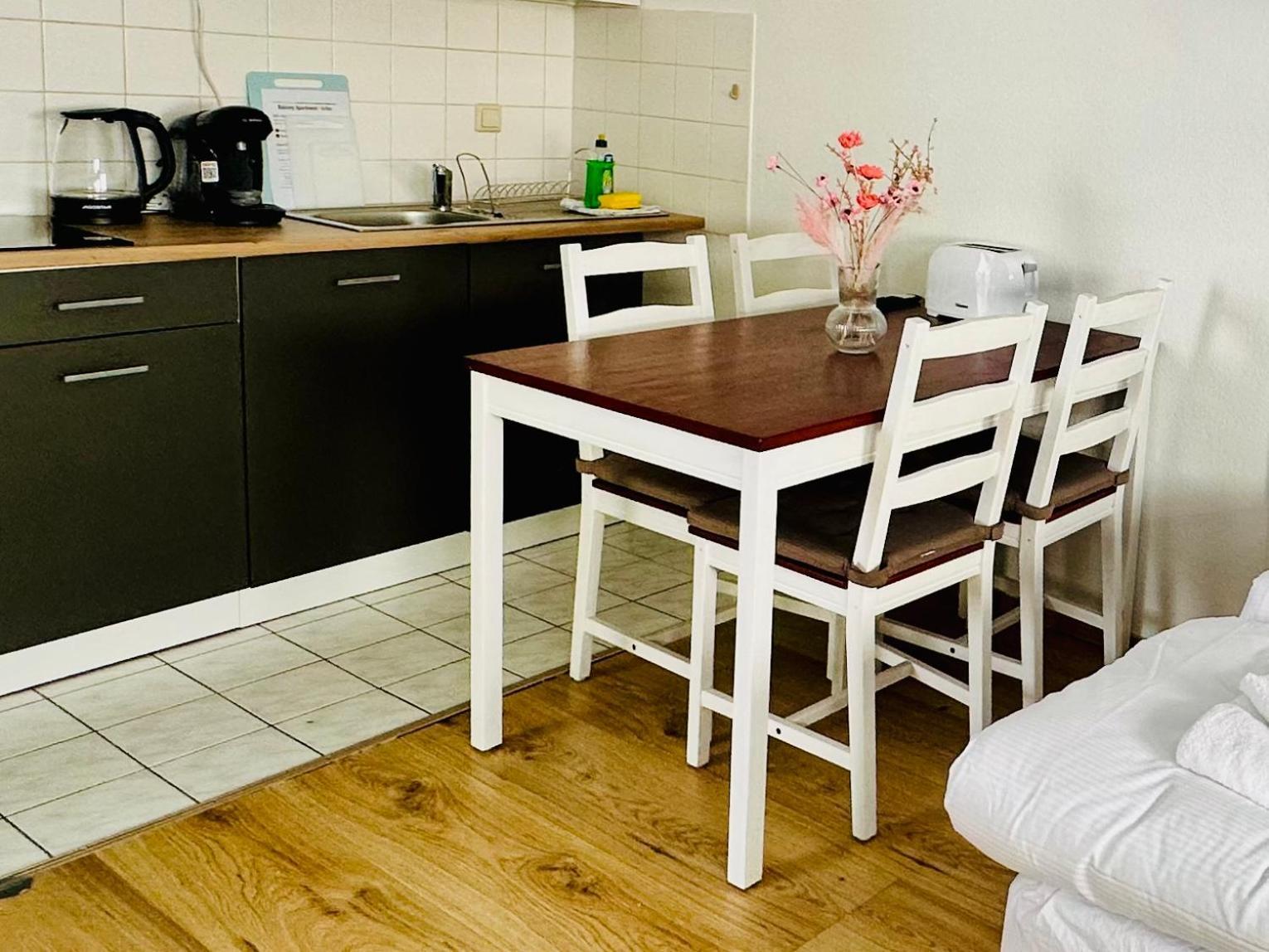 Studio Apartment In Stoetteritz With Balcony - Great Public Transport Links To The City Leipzig Exterior photo