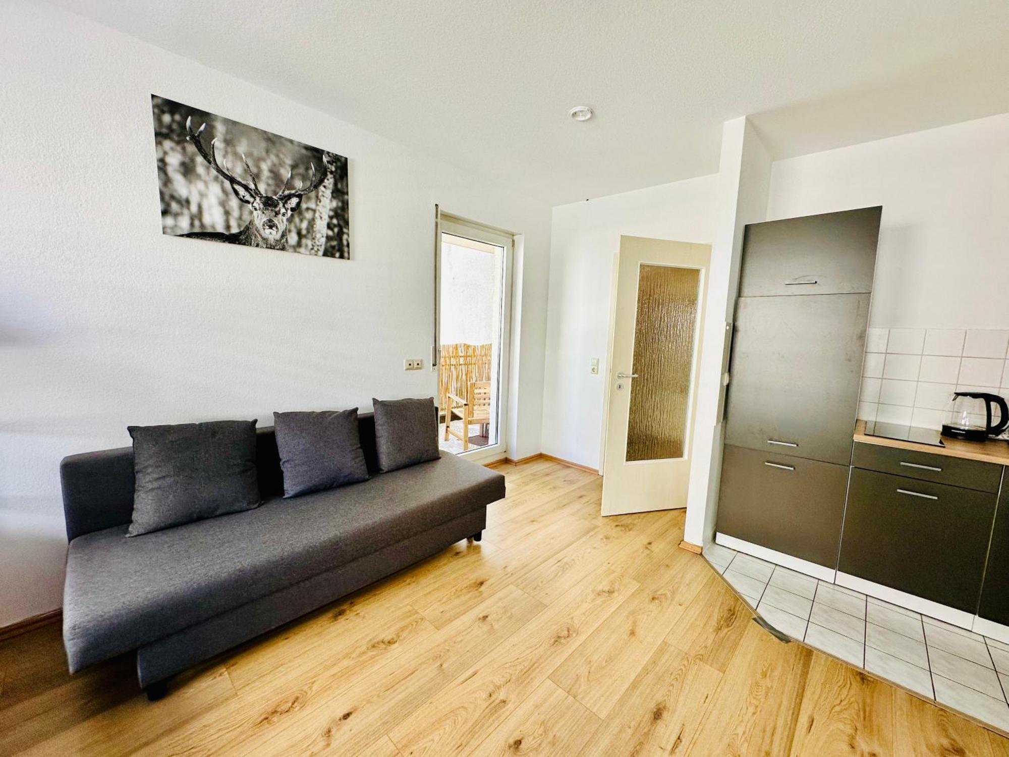 Studio Apartment In Stoetteritz With Balcony - Great Public Transport Links To The City Leipzig Exterior photo
